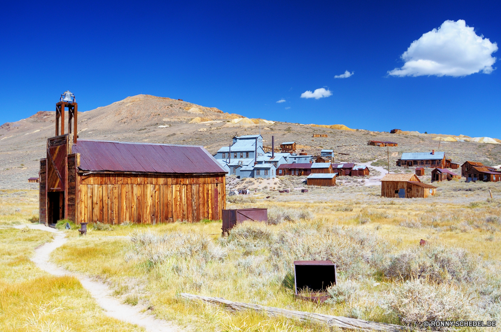 Bodie State Historic Park Scheune Wirtschaftsgebäude Gebäude Struktur Landschaft Entwicklung des ländlichen Bauernhof Feld Himmel Haus Gras Land alt Schnee Bäume Landschaft Wolken Landwirtschaft Berg landschaftlich Winter Baum Sommer Dach Holz aus Holz Wolke Architektur Rustikale im freien Szene Schuppen Startseite Wiese Hütte Heu Reisen im freien Szenerie Landbau Wald historischen Wetter Horizont aufgegeben Tag Wasser Umgebung Ackerland Herbst Tür Verwittert kalt Saison Berge Tourismus Ranch Ferienhaus Zaun Urlaub Gebäude Jahrgang friedliche Urlaub Chalet Hövel sonnig ruhig Weide rostige Ernte Ernte traditionelle Land Pflanze Park gelb Geschichte barn farm building building structure landscape rural farm field sky house grass country old snow trees countryside clouds agriculture mountain scenic winter tree summer roof wood wooden cloud architecture rustic outdoor scene shed home meadow hut hay travel outdoors scenery farming forest historic weather horizon abandoned day water environment farmland autumn door weathered cold season mountains tourism ranch cottage fence holiday buildings vintage peaceful vacation chalet hovel sunny quiet pasture rusty harvest crop traditional land plant park yellow history