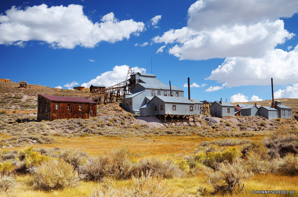 Bodie State Historic Park Gebäude Himmel Scheune Struktur Landschaft Haus Wirtschaftsgebäude Wolken Hütte Gras Entwicklung des ländlichen Reisen Berge Bauernhof alt Land Architektur Baum Berg Kloster Fels Resort Feld Gehäuse im freien Land Tourismus Obdach Szenerie Sommer Anhänger Steppe Startseite landschaftlich Dach im freien Mobil-home Residenz religiöse Residenz Reiner Landschaft Pflanze Mauer Bäume Wüste Radfahrzeug Sonne Stein Fahrzeug Holz Küste Urlaub Herbst Landschaften Straße Ferienhaus Track Häuser Fabrik sonnig Wolke Hügel Wasser Stadt Strand Kabine Landwirtschaft Szene Antike Panorama Bau Real Sand Kirche historischen Park natürliche Urlaub Wald Wohnung Wetter friedliche nationalen Wiese Transport Frühling Meer aus Holz building sky barn structure landscape house farm building clouds hut grass rural travel mountains farm old country architecture tree mountain monastery rock resort field housing outdoors land tourism shelter scenery summer trailer steppe home scenic roof outdoor mobile home residence religious residence plain countryside plant wall trees desert wheeled vehicle sun stone vehicle wood coast vacation autumn scenics road cottage track houses factory sunny cloud hill water town beach cabin agriculture scene ancient panorama construction real sand church historic park natural holiday forest dwelling weather peaceful national meadow transportation spring sea wooden