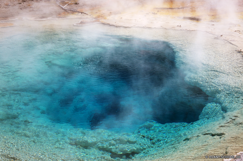 Yellowstone National Park heißer Frühling Frühling geologische formation Geysir Wasser Wasserfall Landschaft Textur Fels Muster Reisen Grunge platsch Meer natürliche Fluss Welle Sommer Ozean Jahrgang malen Tropischer nass Farbe gischt Berg Stein macht Stream Hintergrund Raum alt im freien Grunge Park Retro Antik im Alter von Gestaltung Leinwand Ufer Bewegung Mauer fallen Papier Grenze Kunst Frame Schaum Sand Felsen im freien Wellen Strand Drop fällt Kaskade Surf Alterung landschaftlich Wald Küste fließende dekorative Tapete befleckt Text Himmel Flüssigkeit Strömung Küste Braun Oberfläche texturierte verbrannte Licht Antike Schmutz getragen leere Wolken Insel See Umgebung nationalen Wetter vulkanische klar Tag Absturz kalt hin-und hergerissen Tourismus Wirkung Sonne schmutzig bunte Erholung hot spring spring geological formation geyser water waterfall landscape texture rock pattern travel grunge splash sea natural river wave summer ocean vintage paint tropical wet color spray mountain stone power stream backdrop space old outdoor grungy park retro antique aged design canvas shore motion wall fall paper border art frame foam sand rocks outdoors waves beach drop falls cascade surf aging scenic forest coastline flowing decorative wallpaper stained text sky liquid flow coast brown surface textured burnt light ancient dirt worn blank clouds island lake environment national weather volcanic clear day crash cold torn tourism effect sun dirty colorful recreation