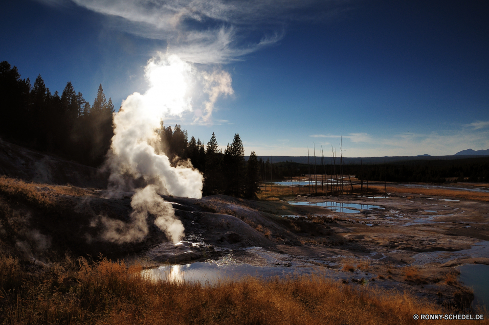 Yellowstone National Park Geysir Frühling geologische formation Landschaft Himmel Wellenbrecher Berg Wolken Rauch heißer Frühling Barrier Wolke Vulkan Dampf Ozean Wasser Reisen landschaftlich Fels Park Umgebung Obstruktion Meer Wärme Insel nationalen Sonnenuntergang vulkanische Sommer Gefahr Eruption Krater Baum Wetter Szenerie Horizont Abenteuer heiß Geologie Sturm Struktur bewölkt im freien natürliche Panorama Sonne Lava macht Küste Tourismus Wald Schnee Berge im freien Track Sonnenaufgang Strand Industrie Urlaub Entwicklung des ländlichen Szene Feuer Tourist Straße Aktivität Fluss Brennen Umweltverschmutzung Reise Wellen See Magma Sonnenlicht Sand Fabrik dramatische Attraktion gefährliche Winter Stein Luft Erde aktive Transport Vulkane Tag Farbe kalt Pazifik alt Feld Küste Hügel Wüste Pflanze Ufer Licht Landschaft globale Industrielle hell Gras geyser spring geological formation landscape sky breakwater mountain clouds smoke hot spring barrier cloud volcano steam ocean water travel scenic rock park environment obstruction sea heat island national sunset volcanic summer danger eruption crater tree weather scenery horizon adventure hot geology storm structure cloudy outdoors natural panorama sun lava power coast tourism forest snow mountains outdoor track sunrise beach industry vacation rural scene fire tourist road activity river burning pollution journey waves lake magma sunlight sand factory dramatic attraction dangerous winter stone air earth active transportation volcanoes day color cold pacific old field coastline hill desert plant shore light countryside global industrial bright grass