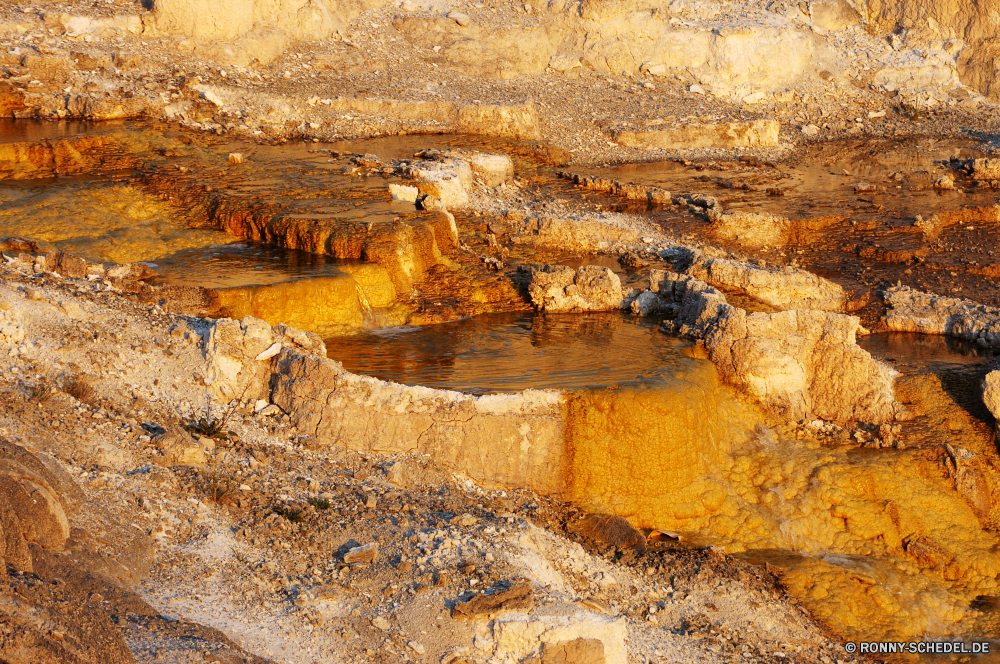 Yellowstone National Park Rau Fels alt Textur Mauer Oberfläche Braun Stein Eidechse Muster Antike Verbindungselement Verwittert Grunge im Alter von texturierte Jahrgang Höhle schmutzig gemeinsamen Leguan natürliche Zurückhaltung Antik Hintergründe Material Reisen Wasser Tapete chaotisch Struktur Fleck Alterung Retro rostige Grunge Detail im freien Baum Orange Tourismus Park Fluss Schiff Rost Farbe Gerät Leinwand Landschaft Schließen Mineral befleckt Beton beschädigt Licht trocken gelb geologische formation Klampe Gliederfüßer nationalen malen Gestaltung nut and bolt Berg Geologie hin-und hergerissen Schichten Verfall Papier veraltet Wüste Architektur leere Felsen Holz Frame Wrack Geschichte Schiff Schlucht Meer verbrannte leere getupft Zement Steine dunkel Eisen Sandstein Insekt Wirkung Metall Rüschen-Eidechse rough rock old texture wall surface brown stone lizard pattern ancient fastener weathered grunge aged textured vintage cave dirty common iguana natural restraint antique backgrounds material travel water wallpaper messy structure stain aging retro rusty grungy detail outdoors tree orange tourism park river ship rust color device canvas landscape close mineral stained concrete damaged light dry yellow geological formation cleat arthropod national paint design nut and bolt mountain geology torn layers decay paper obsolete desert architecture empty rocks wood frame wreck history vessel canyon sea burnt blank spotted cement stones dark iron sandstone insect effect metal frilled lizard