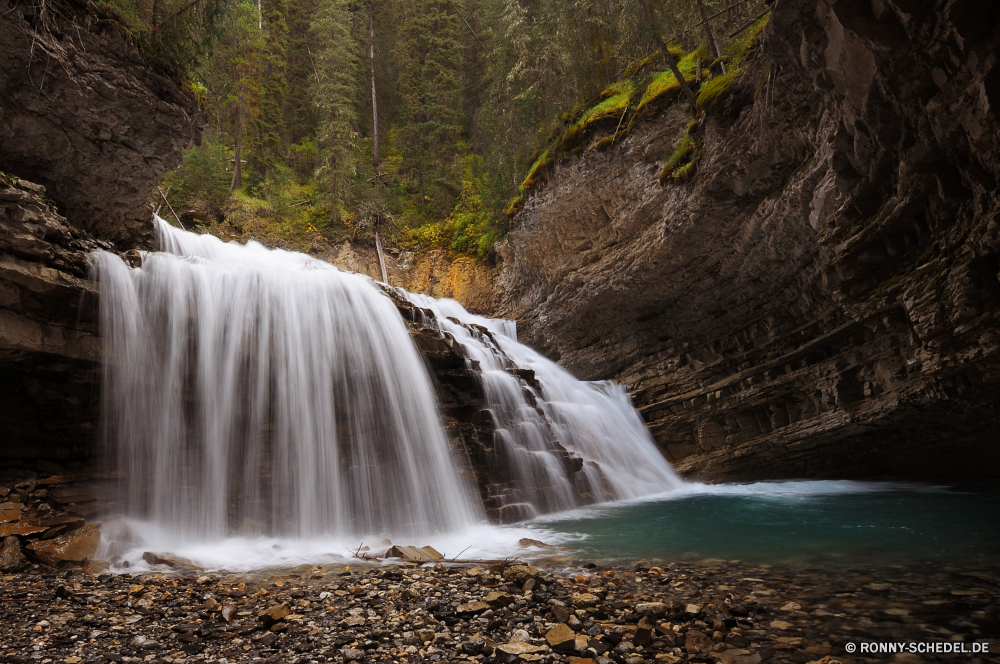 Banff National Park Dam Barrier Obstruktion Wasserfall Fluss Stream Wasser Struktur Fels Landschaft Wald Stein Kaskade Strömung Park Umgebung fließende fällt Reisen Berg Creek fallen Moos landschaftlich im freien nass natürliche Baum Frühling fallen im freien Wild Bewegung Szenerie Felsen platsch friedliche frisch Sommer macht rasche ruhige gelassene Reinigen Tourismus Szene Wildnis glatte Belaubung Geschwindigkeit felsigen Pflanze frische Luft Blatt See Wasserfälle Tropischer Drop Kanal üppige Bäume Berge Tourist nationalen Hölzer Paradies Körper des Wassers Klippe Kaskaden Schlucht gischt Bewegung reine Schlucht Ruhe Frieden entspannende erfrischend Stromschnellen Kühl klar Wandern Tag Urlaub Herbst steilen Flüssigkeit Wunder Saison Dschungel Nebel plantschen Bewuchs Schwimmbad Abenteuer Harmonie Gras Entwicklung des ländlichen dam barrier obstruction waterfall river stream water structure rock landscape forest stone cascade flow park environment flowing falls travel mountain creek fall moss scenic outdoor wet natural tree spring falling outdoors wild motion scenery rocks splash peaceful fresh summer power rapid tranquil serene clean tourism scene wilderness smooth foliage speed rocky plant freshness leaf lake waterfalls tropical drop channel lush trees mountains tourist national woods paradise body of water cliff cascades canyon spray movement pure ravine calm peace relaxing refreshment rapids cool clear hiking day vacation autumn steep liquid wonder season jungle mist splashing vegetation pool adventure harmony grass rural