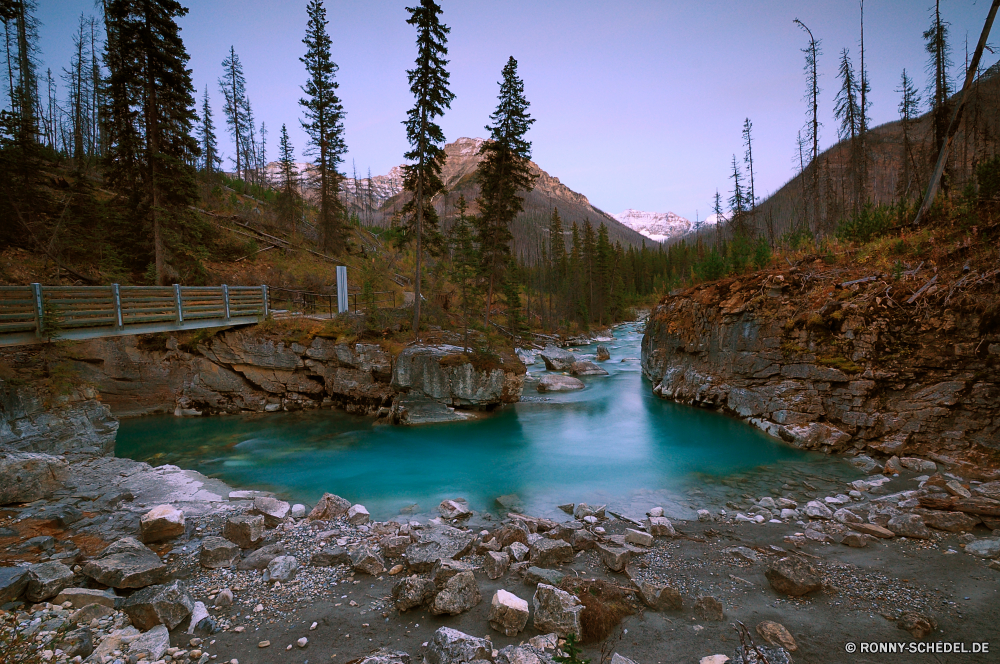 Banff National Park Fluss Landschaft Wasser Berg Wald Berge Park Reisen See Fels Baum Wildnis landschaftlich Schlucht Stein Stream natürliche depression Schlucht Kanal Tal Brücke Wasserfall im freien Körper des Wassers Himmel im freien Ufer nationalen Bäume Sommer Felsen Wild fallen geologische formation Umgebung Becken Dam Szenerie natürliche Struktur Hängebrücke Tourismus Meer Klippe Urlaub am See Barrier Ozean Creek Szene Küste Hügel klar Insel Spitze Tag Herbst Kaskade felsigen Bereich Wolken Frühling Bucht Küste Sonne Strömung Obstruktion Strand Reflexion Steine fließende Wandern Boot Panorama Wolke fällt Landschaften friedliche Tourist Schnee Land Land Moos Entwicklung des ländlichen Hügel sonnig Erhaltung Holz Ruhe Landschaft Erholung Urlaub rasche Gelände Tropischer Hölzer gelassene Farbe frisch river landscape water mountain forest mountains park travel lake rock tree wilderness scenic canyon stone stream natural depression ravine channel valley bridge waterfall outdoors body of water sky outdoor shore national trees summer rocks wild fall geological formation environment basin dam scenery natural structure suspension bridge tourism sea cliff vacation lakeside barrier ocean creek scene coast hill clear island peak day autumn cascade rocky range clouds spring bay coastline sun flow obstruction beach reflection stones flowing hiking boat panorama cloud falls scenics peaceful tourist snow country land moss rural hills sunny conservation wood calm countryside recreation holiday rapid terrain tropical woods serene color fresh