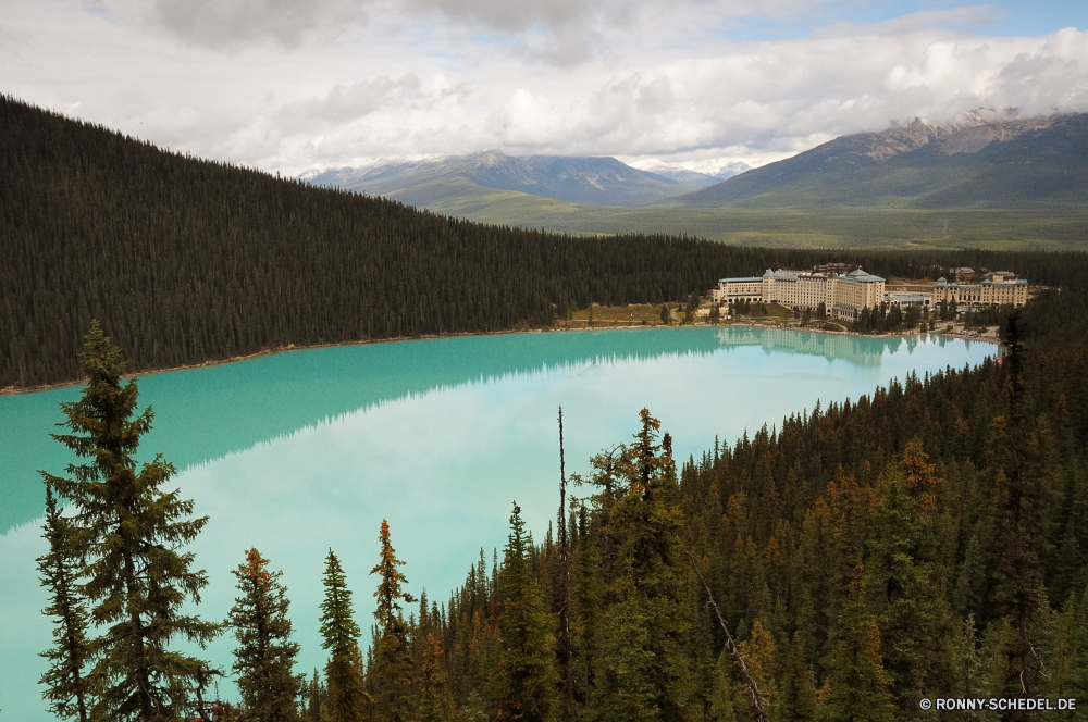 Banff National Park See Bereich Berg Landschaft Becken Berge Wald Wasser Fluss natürliche depression am See Ufer Reflexion Himmel Park geologische formation Bäume landschaftlich Baum Reisen Tourismus nationalen Szenerie Sommer im freien Schnee Wolken Wildnis im freien Umgebung Ruhe Szene Wolke friedliche natürliche Gras Spitze Tal Felsen Hügel Herbst ruhige Gletscher klar Urlaub Teich Körper des Wassers Fels sonnig Kiefer Horizont idyllische fallen am Morgen Stream felsigen Hölzer Erhaltung gelassene Hügel Farbe Holz Gelände Panorama Stein Hochland Ozean Sonnenlicht Bereich Spiegel Tag hoch Norden Landschaften horizontale Landschaft Land Tourist Spitzen Frühling Meer malerische Saison entfernten Türkis ruhig bewölkt Ökologie Sonne Urlaub Entwicklung des ländlichen Tanne Resort lake range mountain landscape basin mountains forest water river natural depression lakeside shore reflection sky park geological formation trees scenic tree travel tourism national scenery summer outdoors snow clouds wilderness outdoor environment calm scene cloud peaceful natural grass peak valley rocks hills autumn tranquil glacier clear vacation pond body of water rock sunny pine horizon idyllic fall morning stream rocky woods conservation serene hill color wood terrain panorama stone highland ocean sunlight area mirror day high north scenics horizontal countryside land tourist peaks spring sea picturesque season remote turquoise quiet cloudy ecology sun holiday rural fir resort