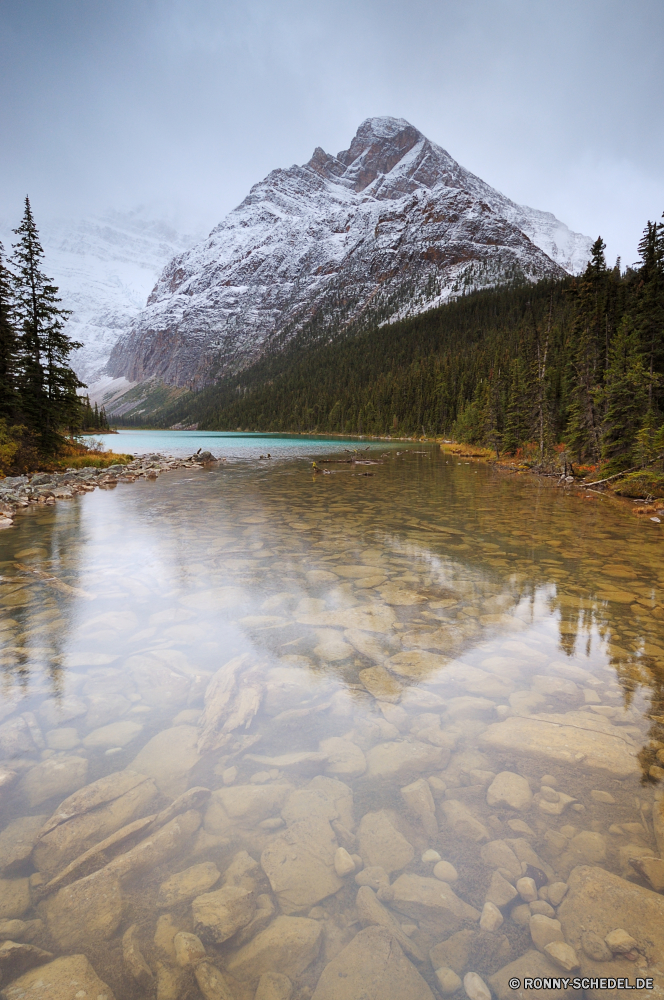 Jasper National Park Landschaft Wasser See Kanal Wald Fluss Baum Körper des Wassers Reflexion Park Himmel Berg landschaftlich Berge Bäume Gras im freien Reisen Wildnis Wolke ruhige Fels Entwicklung des ländlichen Ufer Szenerie Sommer nationalen natürliche im freien Wolken Schnee Stream Teich Umgebung Hölzer Herbst Becken friedliche Ruhe Frühling geologische formation Sonne am See Land Szene Kiefer Stein Saison natürliche depression Pflanze Sumpf Holz Tourismus Land klar Landschaft gelassene idyllische Landschaften Wild Erhaltung Felsen Entspannung fallen Sonnenuntergang Wasserfall Insel Frieden Urlaub Küste Wetter Tal Gelände Eis Bereich nass Sonnenlicht Creek Farbe sonnig felsigen ruhig Bereich Strand Urlaub Hügel Belaubung glatte Brücke Erholung Tag Blatt landscape water lake channel forest river tree body of water reflection park sky mountain scenic mountains trees grass outdoors travel wilderness cloud tranquil rock rural shore scenery summer national natural outdoor clouds snow stream pond environment woods autumn basin peaceful calm spring geological formation sun lakeside land scene pine stone season natural depression plant swamp wood tourism country clear countryside serene idyllic scenics wild conservation rocks relaxation fall sunset waterfall island peace vacation coast weather valley terrain ice range wet sunlight creek color sunny rocky quiet area beach vacations hill foliage smooth bridge recreation day leaf