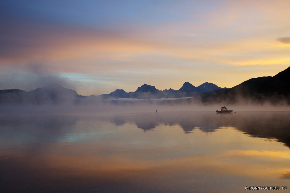 Glacier National Park Himmel Sonne Atmosphäre Sonnenuntergang Wolken Landschaft Sonnenaufgang Wolke Licht Wetter Berg Reisen Sonnenlicht Sommer Horizont im freien Himmel bewölkt Sonnenschein 'Nabend Berge landschaftlich Dämmerung Morgenröte Tag klar hoch Orange Sterne Luft Wolkengebilde Umgebung Farbe Wüste im freien Wasser hell Klima Düne Szenerie Strahl Hügel Meteorologie Szene Frieden natürliche Ozean Ruhe sonnig Sand Himmelskörper Baum Meer Frühling Kontur Bedeckter Himmel Saison Park See gelb Reflexion ruhige Sonnenstrahl Dämmerung dramatische friedliche Raum Cumulus Urlaub Tal flauschige Bereich Land dunkel am Morgen Tourismus oben Herbst Wald Fels Regen Beleuchtung Fluss Bäume Niederschlag Himmel Tageslicht Sturm Landschaften Abenteuer Erde Feuchtigkeit Azurblau Strand Golden Spitze Wandern Winter Apparat Wind Schlucht Hintergründe nationalen bunte bewölkt Wärme Welt Leben saisonale niemand sky sun atmosphere sunset clouds landscape sunrise cloud light weather mountain travel sunlight summer horizon outdoors heaven cloudy sunshine evening mountains scenic dusk dawn day clear high orange star air cloudscape environment color desert outdoor water bright climate dune scenery ray hill meteorology scene peace natural ocean calm sunny sand celestial body tree sea spring silhouette overcast season park lake yellow reflection tranquil sunbeam twilight dramatic peaceful space cumulus vacation valley fluffy range land dark morning tourism above autumn forest rock rain lighting river trees precipitation heavens daylight storm scenics adventure earth moisture azure beach golden peak hiking winter apparatus wind canyon backgrounds national colorful cloudiness heat world life seasonal nobody