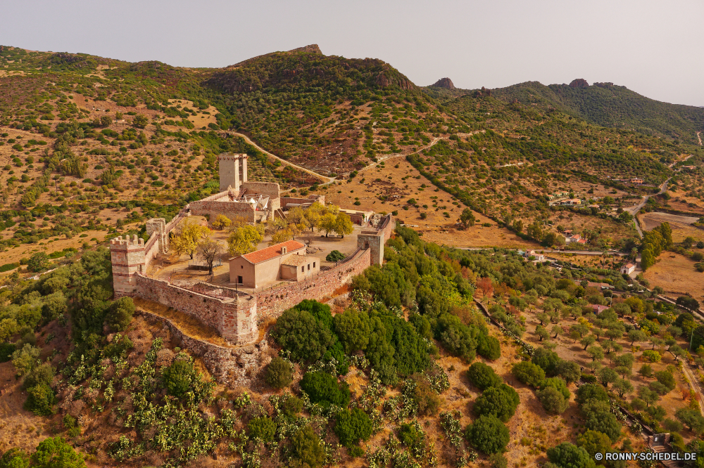 Castle Serravalle Landschaft Reisen Fluss Schloss Tal Berge Berg Ringwall landschaftlich Schlucht Brücke Himmel Hängebrücke Struktur Tourismus Fels Befestigung Wolken Urlaub im freien Stein nationalen im freien Wahrzeichen Klippe Park Tourist Baum Hügel Felge Szenerie Defensive Struktur Antike Wüste Geologie Grand Wandern Felsen Aushöhlung Geschichte Bäume Stadt Sand Mauer Gebäude Wasser Panorama Wald Abenteuer Kloster Stadt Orange Westen Palast Architektur Mesa Südwesten Hügel Herbst Sommer Süden alt geologische Wunder Kirche Urlaub Kanal Schlucht Szene sonnig Festung Haus Turm Welt Dorf Landschaften Wolke Kultur natürliche historischen Landschaft Häuser Körper des Wassers groß Wildnis Ziel geologische formation religiöse Residenz fallen Residenz Entwicklung des ländlichen bunte Meer Panorama Hochland historische berühmte See Insel gelb Straße Küste Tag Land landscape travel river castle valley mountains mountain rampart scenic canyon bridge sky suspension bridge structure tourism rock fortification clouds vacation outdoor stone national outdoors landmark cliff park tourist tree hill rim scenery defensive structure ancient desert geology grand hiking rocks erosion history trees city sand wall building water panorama forest adventure monastery town orange west palace architecture mesa southwest hills autumn summer south old geological wonder church holiday channel ravine scene sunny fortress house tower world village scenics cloud culture natural historic countryside houses body of water great wilderness destination geological formation religious residence fall residence rural colorful sea panoramic highland historical famous lake island yellow road coast day country