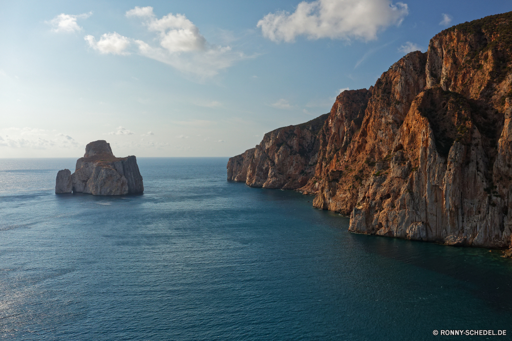 Concali su Terrainu Strand Ozean Meer Vorgebirge Küste Landschaft Wasser natürliche Höhe Insel geologische formation Fels Küste Himmel Reisen Ufer Urlaub Sand Bucht Sommer seelandschaft Klippe Felsen Welle Schiff Berg Tourismus landschaftlich Wolken Kap Horizont am Meer Sonne Schiff Wellen Sonnenuntergang Türkis Surf ruhige Szenerie Tropischer Stein Küste Szene Paradies Küstenlinie Wolke felsigen im freien Entspannen Sie sich Urlaub Resort Ziel natürliche sonnig Wrack Wetter Pazifik Tag Körper des Wassers im freien Wahrzeichen Schiffswrack Sturm Berge Gezeiten See Handwerk Hügel Boot Baum Sonnenlicht Süden Sonnenaufgang Umgebung Erholung Farbe Marine Klippen Inseln Landschaften idyllische friedliche Tourist Archipel Meeresküste Riff dramatische Reise bewölkt Licht Ruhe Reflexion exotische Frühling beach ocean sea promontory coast landscape water natural elevation island geological formation rock coastline sky travel shore vacation sand bay summer seascape cliff rocks wave ship mountain tourism scenic clouds cape horizon seaside sun vessel waves sunset turquoise surf tranquil scenery tropical stone coastal scene paradise shoreline cloud rocky outdoor relax holiday resort destination natural sunny wreck weather pacific day body of water outdoors landmark shipwreck storm mountains tide lake craft hill boat tree sunlight south sunrise environment recreation color marine cliffs islands scenics idyllic peaceful tourist archipelago seashore reef dramatic journey cloudy light calm reflection exotic spring