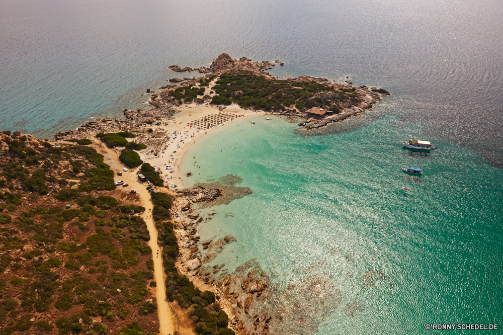 Punta Molentis Strand Ozean Meer Küste Wasser Sand Küstenlinie Insel Reisen Ufer Küste Landschaft Welle Urlaub Sommer Wellen Sonne Fels Körper des Wassers Tropischer Himmel Paradies seelandschaft Urlaub Bucht landschaftlich Felsen im freien Tourismus sonnig Surf Stein Entspannen Sie sich Szenerie am Meer Küste Klippe natürliche Höhe Horizont Vorgebirge Ziel Szene Pazifik klar Wolke Gezeiten Wolken Sonnenuntergang natürliche Baum Barrier Meeresküste Türkis Berg Reflexion Palm geologische formation Entspannung Erholung idyllische Resort im freien warm friedliche ruhige Tag Ruhe Stadt sandigen Sandbank felsigen Panorama Boot exotische Tourist romantische Sonnenlicht Lagune Riff Kap gischt Steine platsch entspannende Wetter Wendekreis Schaum Sturm Reise Sonnenaufgang Park Berge Schiff Frieden Bar beach ocean sea coast water sand shoreline island travel shore coastline landscape wave vacation summer waves sun rock body of water tropical sky paradise seascape holiday bay scenic rocks outdoor tourism sunny surf stone relax scenery seaside coastal cliff natural elevation horizon promontory destination scene pacific clear cloud tide clouds sunset natural tree barrier seashore turquoise mountain reflection palm geological formation relaxation recreation idyllic resort outdoors warm peaceful tranquil day calm city sandy sandbar rocky panorama boat exotic tourist romantic sunlight lagoon reef cape spray stones splash relaxing weather tropic foam storm journey sunrise park mountains ship peace bar