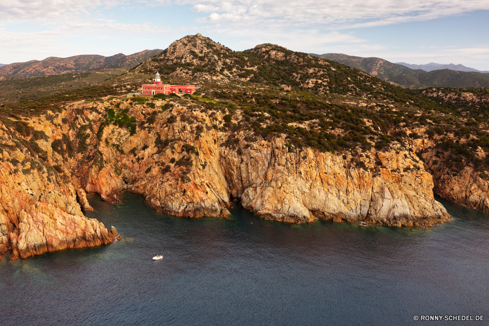 Faro Capo Spartivento Vorgebirge geologische formation natürliche Höhe Landschaft Meer Küste Ozean Fels Klippe Berg Wasser Himmel Reisen Strand Küste Ufer Sand Felsen landschaftlich Tourismus Urlaub Bucht Insel Hügel Stein Wolken seelandschaft Wellen Berge felsigen Sommer ruhige Welle Szenerie im freien Horizont Tag Szene Türkis Urlaub Klippen Surf Vulkan Bereich Steine Schlucht Küste Sonne im freien natürliche sonnig Tourist Wetter vulkanische Park Panorama Land Paradies Gras Wildnis Tropischer Wahrzeichen Sonnenlicht Wüste Süden Entspannen Sie sich Höhle friedliche nationalen Knoll Pazifik Landschaften am Meer Ziel Sonnenuntergang Licht Aushöhlung Wolke Westen Wandern Reiseziele Abenteuer Reise Boot Umgebung See Kap Farbe Straße Küstenlinie promontory geological formation natural elevation landscape sea coast ocean rock cliff mountain water sky travel beach coastline shore sand rocks scenic tourism vacation bay island hill stone clouds seascape waves mountains rocky summer tranquil wave scenery outdoors horizon day scene turquoise holiday cliffs surf volcano range stones canyon coastal sun outdoor natural sunny tourist weather volcanic park panorama land paradise grass wilderness tropical landmark sunlight desert south relax cave peaceful national knoll pacific scenics seaside destination sunset light erosion cloud west hiking destinations adventure journey boat environment lake cape color road shoreline