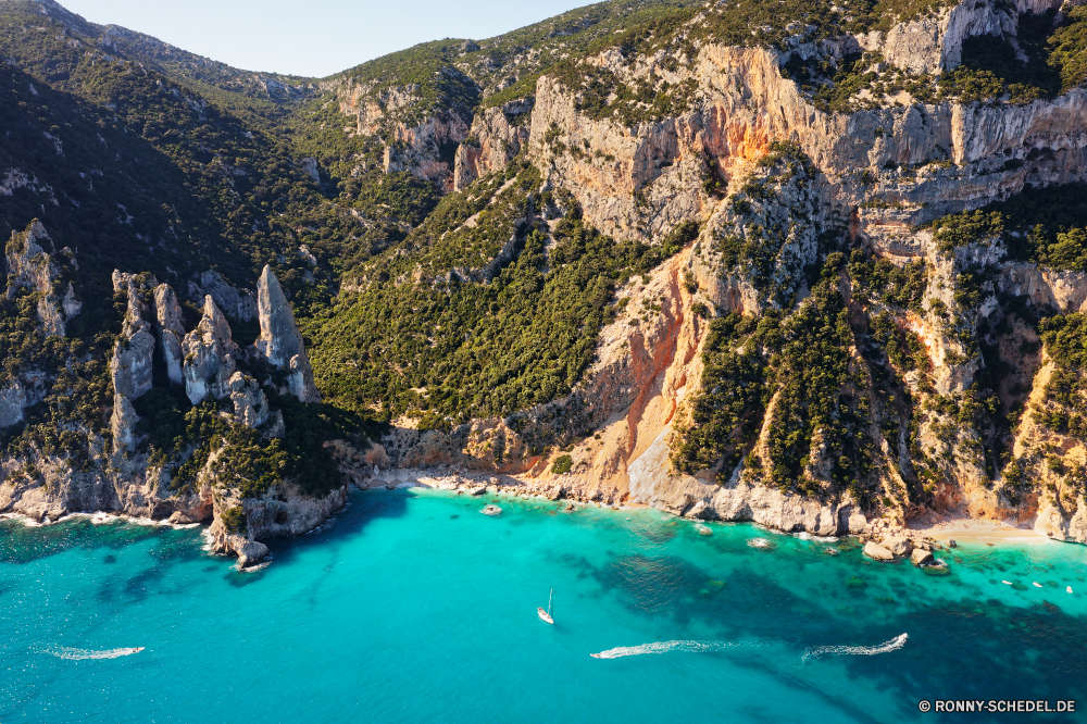 Cala Goloritzé Berg Landschaft Schlucht Wasser See Reisen geologische formation Schlucht Fels Tal Berge natürliche depression Himmel Klippe Fluss Park Küste Tourismus Baum Sommer Szenerie Ozean Meer Stein Wildnis Bucht Spitze Bereich Wald im freien Schnee Hügel landschaftlich Becken Felsen Küste Strand Vorgebirge nationalen im freien natürliche Höhe felsigen Umgebung Insel Wolke Gletscher natürliche ruhige Wild Urlaub Szene Wolken Ufer Türkis Tag Landschaften Sand Panorama hoch Wasserfall Horizont Sonnenlicht sonnig Ziel Boot Reflexion Herbst klar Körper des Wassers Bereich Gras kalt Tropischer Urlaub Tourist Land Bäume Sonne Wandern Abenteuer Süden Wüste Wellen Ruhe Kiefer Bergsteigen seelandschaft Lagune Wanderung Resort Pazifik Surf Reise bewölkt friedliche Welle mountain landscape canyon water lake travel geological formation ravine rock valley mountains natural depression sky cliff river park coast tourism tree summer scenery ocean sea stone wilderness bay peak range forest outdoor snow hill scenic basin rocks coastline beach promontory national outdoors natural elevation rocky environment island cloud glacier natural tranquil wild vacation scene clouds shore turquoise day scenics sand panorama high waterfall horizon sunlight sunny destination boat reflection autumn clear body of water area grass cold tropical holiday tourist land trees sun hiking adventure south desert waves calm pine mountaineering seascape lagoon hike resort pacific surf journey cloudy peaceful wave