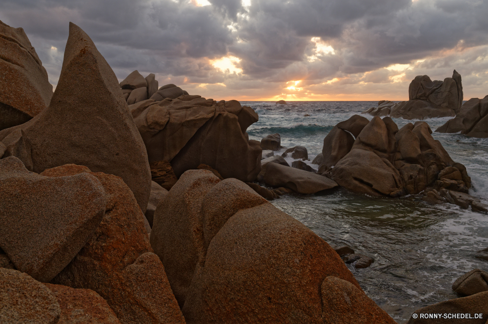 Capo Testa Sand Berg-Zelt Zelt Obdach Fels Boden Landschaft Strand Meer Himmel Struktur Ozean Wasser Reisen Erde am Meer Berg Küste Wüste Felsen Ufer Küste Urlaub Stein Insel Berge Sommer Park Wolken Tourismus See Klippe landschaftlich im freien Sonne Schlucht Tal Horizont Sonnenuntergang Welle natürliche im freien Hügel Wellen nationalen seelandschaft Wolke Boot ruhige Szenerie Urlaub felsigen Abenteuer Bucht Sonnenaufgang friedliche Wetter Hügel Wellenbrecher Szene Klima Steine Barrier Entspannen Sie sich Schnee Bereich Aushöhlung Sandstein Küste Surf Tag Landschaften Tropischer Ruhe Wahrzeichen Küstenlinie Arid Resort Spitze Wildnis Sturm Orange Entspannung Ziel Freizeit Düne Umgebung Licht sand mountain tent tent shelter rock soil landscape beach sea sky structure ocean water travel earth seaside mountain coast desert rocks shore coastline vacation stone island mountains summer park clouds tourism lake cliff scenic outdoors sun canyon valley horizon sunset wave natural outdoor hill waves national seascape cloud boat tranquil scenery holiday rocky adventure bay sunrise peaceful weather hills breakwater scene climate stones barrier relax snow range erosion sandstone coastal surf day scenics tropical calm landmark shoreline arid resort peak wilderness storm orange relaxation destination leisure dune environment light