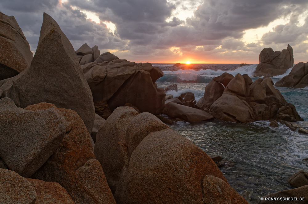 Capo Testa Berg-Zelt Zelt Sand Obdach Landschaft Fels Struktur Himmel Boden Berg Berge Stein Reisen Wüste Erde Tal Meer Schlucht Felsen Wasser Tourismus Park im freien Strand Ozean Hügel Wolken Urlaub Sommer nationalen im freien Steine landschaftlich Wolke Horizont Klippe Tag See Wildnis Hügel Schnee Szene natürliche Ufer Szenerie Spitze Umgebung Abenteuer Bereich Küste Sandstein Sonne Klima Welle trocken Licht Sonnenuntergang Arid Aushöhlung Bereich Landschaften Farbe Reise Sonnenaufgang Insel Fluss Grat felsigen majestätisch Extreme sonnig Küste Wellen Schlucht ruhige Wetter Braun geologische formation Herbst Ehrfurcht Wild Südwesten hoch Geologie niemand Orange heiß Land Ruhe Wahrzeichen mountain tent tent sand shelter landscape rock structure sky soil mountain mountains stone travel desert earth valley sea canyon rocks water tourism park outdoors beach ocean hill clouds vacation summer national outdoor stones scenic cloud horizon cliff day lake wilderness hills snow scene natural shore scenery peak environment adventure range coast sandstone sun climate wave dry light sunset arid erosion area scenics color journey sunrise island river ridge rocky majestic extreme sunny coastline waves ravine tranquil weather brown geological formation autumn awe wild southwest high geology nobody orange hot land calm landmark