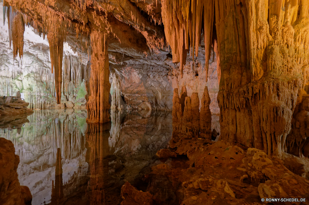 Grotte di Nettuno Höhle geologische formation Fels Geologie Tourismus Park Stein Reisen nationalen Schlucht Baum natürliche Landschaft Mauer Sandstein Wasser Erde Antike Innenseite dunkel Kalkstein Bildung Berg landschaftlich Orange Tropfsteinhöhle geologische Formationen Klippe alt Mysterium Extreme tief Erhaltung Stalagmit Höhle u-Bahn Muster Sand Dunkelheit nass Steine Wüste versteckt Licht Ökologie geheimnisvolle Felsen Calcit im freien Aushöhlung ungewöhnliche unter Boden ganz unter Mining Mineralien Ökosystem Himmel Wahrzeichen Tour Holz Fluss Tropfen Ressourcen Tourist Farbe ökologische entfernten Pflanze einzigartige Wildnis Denkmal Berge Kiefer Urlaub gelb felsigen außerhalb bunte Umgebung Textur Tal im freien Geschichte Klettern Escape Wald Attraktion trocken Szenerie texturierte Nationalpark Creek Architektur Wanderung Wandern Pause Bereich Abenteuer historischen Gebäude cave geological formation rock geology tourism park stone travel national canyon tree natural landscape wall sandstone water earth ancient inside dark limestone formation mountain scenic orange stalactite geologic formations cliff old mystery extreme deep conservation stalagmite cavern underground pattern sand darkness wet stones desert hidden light ecology mysterious rocks calcite outdoor erosion unusual under ground quite beneath mining minerals ecosystem sky landmark tour wood river drops resources tourist color ecological remote plant unique wilderness monument mountains pine vacation yellow rocky outside colorful environment texture valley outdoors history climb escape forest attraction dry scenery textured national park creek architecture hike hiking break area adventure historic building