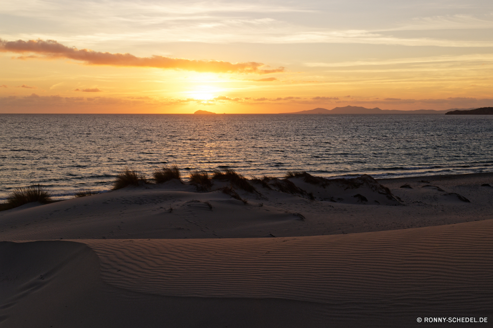 Dune di Porto Pino Strand Sonnenuntergang Sonne Ozean Sand Meer Himmel Küstenlinie Wasser Sonnenaufgang Küste Wolken Landschaft Reisen Orange Wellen 'Nabend Dämmerung Sommer Horizont Ufer Insel Urlaub Urlaub Düne Welle Boden Wolke Reflexion Szenerie Morgenröte friedliche Küste Tropischer landschaftlich Golden Wetter Tourismus Sonnenschein Surf Sterne Bucht Erde Atmosphäre Ruhe sonnig Kontur am Meer Szene Farbe Himmelskörper Entspannen Sie sich Sonnenlicht Nacht bunte Wüste Dämmerung seelandschaft Baum Felsen im freien ruhige Landschaften Saison Gold Fels gelb im freien Boot am Morgen Licht romantische Paradies See dunkel malerische Küste Stein Formen Körper des Wassers Gezeiten natürliche dramatische Resort Berge Hintergrund Umgebung Fluss Sonnenuntergang Wellen Pazifik Klima Ziel entspannende Tourist Öffnen Frühling niemand beach sunset sun ocean sand sea sky shoreline water sunrise coast clouds landscape travel orange waves evening dusk summer horizon shore island vacation holiday dune wave soil cloud reflection scenery dawn peaceful coastline tropical scenic golden weather tourism sunshine surf star bay earth atmosphere calm sunny silhouette seaside scene color celestial body relax sunlight night colorful desert twilight seascape tree rocks outdoor tranquil landscapes season gold rock yellow outdoors boat morning light romantic paradise lake dark picturesque coastal stone shapes body of water tide natural dramatic resort mountains backdrop environment river sundown ripples pacific climate destination relaxing tourist open spring nobody