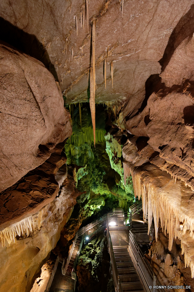 Grotta di Su Mannau Höhle geologische formation Fels Schlucht Besen Stein Sandstein Park Reinigung implementieren Geologie nationalen Wüste Antike Reisen Berg Mauer Landschaft Sand Tourismus natürliche Baum Formationen Wasser Felsen Klippe Erde alt im freien Steine Textur Bildung Orange im freien Berge historischen Tourist Holz Extreme Innenseite geologische versteckt Braun Farbe Cliff-Wohnung nass Mysterium landschaftlich Wildnis Denkmal ungewöhnliche geheimnisvolle tief Szene Muster Kultur Ökologie Pflanze dunkel Calcit Stalagmit Tropfsteinhöhle Kalkstein u-Bahn Ökosystem Fluss Boden Tour unter Erhaltung Licht Wohnung traditionelle Geschichte Höhle ganz unter Mining Mineralien Ressourcen Dunkelheit Aushöhlung Ruine ökologische felsigen Architektur Tropfen berühmte trocken Himmel Tal gelb Gebäude Nationalpark Tag Kiefer Vergangenheit außerhalb Reiseziele Kunst Ziel Urlaub texturierte cave geological formation rock canyon broom stone sandstone park cleaning implement geology national desert ancient travel mountain wall landscape sand tourism natural tree formations water rocks cliff earth old outdoors stones texture formation orange outdoor mountains historic tourist wood extreme inside geologic hidden brown color cliff dwelling wet mystery scenic wilderness monument unusual mysterious deep scene pattern culture ecology plant dark calcite stalagmite stalactite limestone underground ecosystem river ground tour under conservation light dwelling traditional history cavern quite beneath mining minerals resources darkness erosion ruins ecological rocky architecture drops famous dry sky valley yellow building national park day pine past outside destinations art destination vacation textured