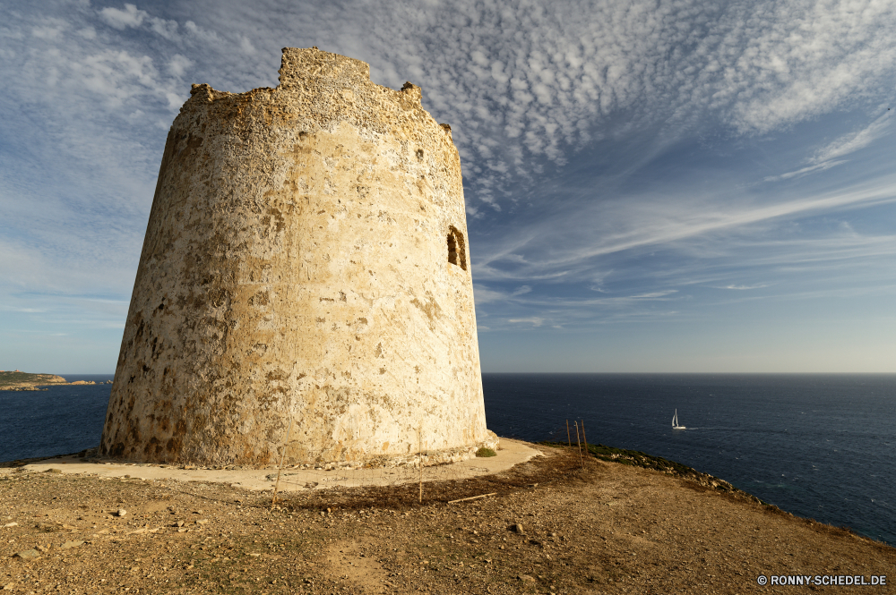 Capo Malfatano Megalith Gedenkstätte Struktur Festung Stein Landschaft Himmel Reisen Antike Fels Turm Geschichte Schloss Architektur Wahrzeichen Tourismus alt Denkmal Sand Gebäude historischen mittelalterliche im freien Wüste Mauer Grab Wolken Berg landschaftlich berühmte Strand Szenerie Festung Sonne Meer Szene Wolke Sommer nationalen Küste Tourist Ruine Park Urlaub Felsen historische Hügel Sonnenuntergang Ruine Wasser Attraktion im freien Klippe Gras Knoll Boden Herbst Schlucht sonnig England Bau Befestigung Ozean Farbe natürliche hoch außerhalb Kultur Mysterium Norden Süden Sonnenaufgang Ziel Osten Platz Land Erde Religion Urlaub Entwicklung des ländlichen Land megalith memorial structure fortress stone landscape sky travel ancient rock tower history castle architecture landmark tourism old monument sand building historic medieval outdoor desert wall grave clouds mountain scenic famous beach scenery fort sun sea scene cloud summer national coast tourist ruins park vacation rocks historical hill sunset ruin water attraction outdoors cliff grass knoll soil autumn canyon sunny england construction fortification ocean color natural high outside culture mystery north south sunrise destination east place land earth religion holiday rural country