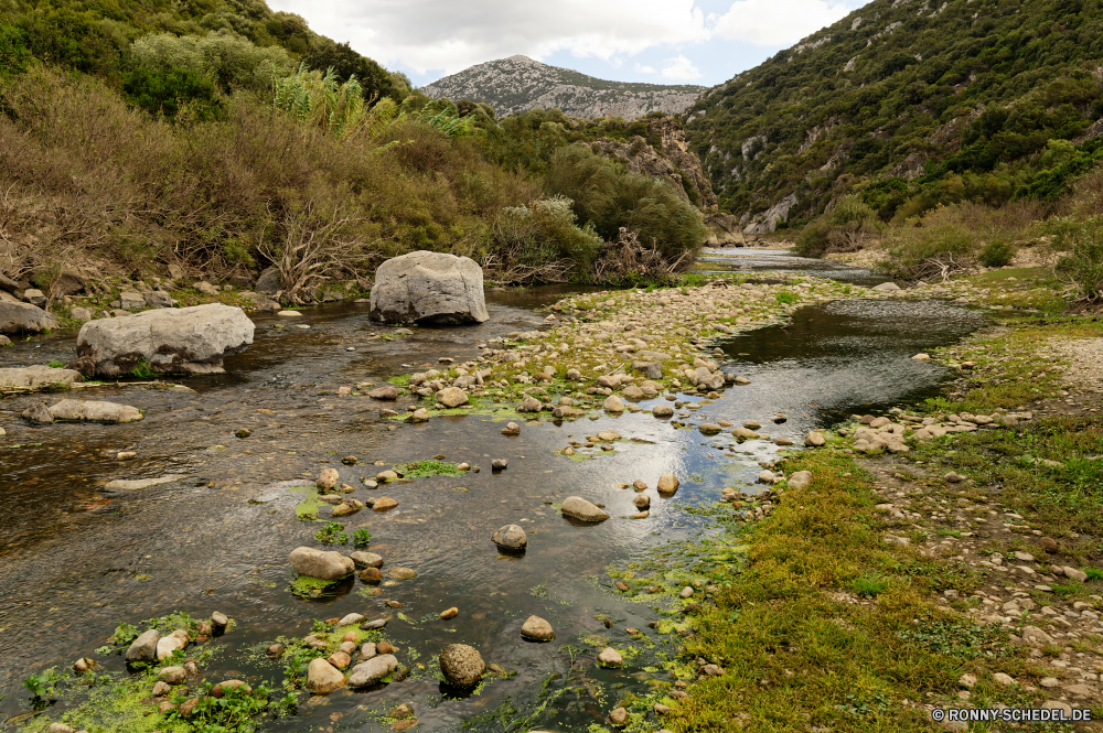 Sorgente Su Gologone Berg Landschaft Fluss Berge Wasser Wald Wildnis Felsen Fels Hochland Tal Baum Reisen Stream Stein Himmel im freien Park Sommer Wolken landschaftlich Spitze Szenerie Hügel natürliche Bäume Tourismus im freien Creek See hoch Umgebung Bereich Gras felsigen Land Schlucht Strömung nationalen Panorama Schnee Tag Steine Wild Klippe Alpen Frühling Szene Wasserfall Aufstieg Wandern Hölzer Kanal fließende Labyrinth Landschaft Urlaub Grat Wolke Gletscher Steigung Becken geologische formation niemand friedliche ruhige Körper des Wassers Entwicklung des ländlichen Land Schlucht Tourist Landschaften Saison gelassene Pflanze Holz natürliche depression Herbst Alp Mount Gelände Hügel sonnig Ruhe Biegung Straße Urlaub nass mountain landscape river mountains water forest wilderness rocks rock highland valley tree travel stream stone sky outdoor park summer clouds scenic peak scenery hill natural trees tourism outdoors creek lake high environment range grass rocky land canyon flow national panorama snow day stones wild cliff alps spring scene waterfall ascent hiking woods channel flowing maze countryside vacation ridge cloud glacier slope basin geological formation nobody peaceful tranquil body of water rural country ravine tourist scenics season serene plant wood natural depression autumn alp mount terrain hills sunny calm bend road holiday wet