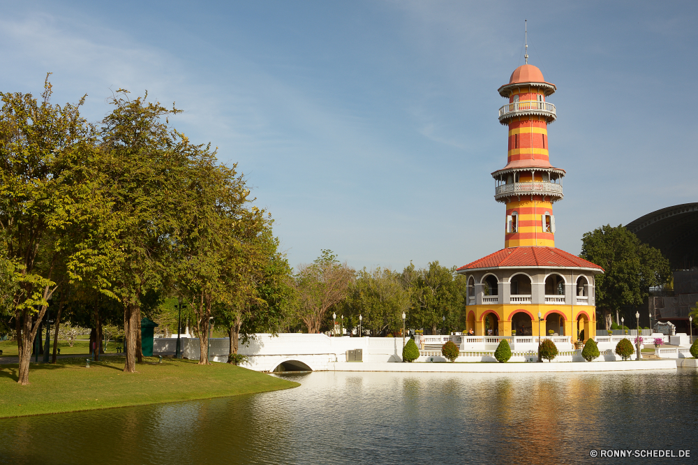 Sommerresidenz des Königs (Ban Pa In) Gebäude Kuppel Architektur Moschee Kirche Tempel Religion Struktur Ort der Anbetung alt Geschichte Kathedrale Reisen Turm Stadt Wahrzeichen Orthodoxe Himmel berühmte Kultur Kreuz Denkmal Minarett Tourismus Palast Kuppel Dach Gold Haus traditionelle Hauptstadt historischen Gott historische aussenansicht glauben Kapitol Platz Kongress Golden nationalen Fluss Schutzüberzug Urban Residenz Kloster Wasser Antike heilig Senat Tourist Regierung heilig St Nacht St. Symbol religiöse Stadt Sommer Spalte Vereinigte Brücke Bau Baum Straße Politik Reflexion Bespannung Wolken Stein Kuppeln Kapelle Gesetz Staaten Tag Wolke Ziel Leuchtfeuer Licht Orthodoxie Retter Frühling Brunnen Marmor Gottesdienst uns Mauer Spiritualität Stadtansicht Hügel Urlaub Bäume building dome architecture mosque church temple religion structure place of worship old history cathedral travel tower city landmark orthodox sky famous culture cross monument minaret tourism palace cupola roof gold house traditional capital historic god historical exterior faith capitol place congress golden national river protective covering urban residence monastery water ancient holy senate tourist government sacred st night saint symbol religious town summer column united bridge construction tree street politics reflection covering clouds stone domes chapel law states day cloud destination beacon light orthodoxy savior spring fountain marble worship us wall spirituality cityscape hill vacation trees