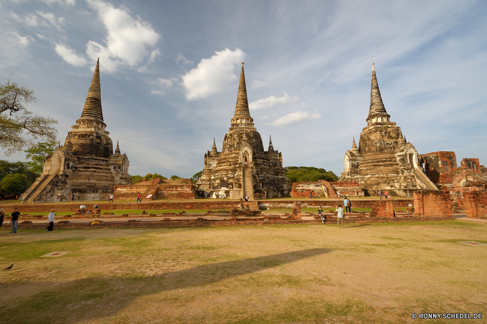 Ayutthaya Tempel Schrein Ort der Anbetung Gebäude Religion Architektur Antike Struktur Reisen Pagode religiöse alt Wahrzeichen Kultur Geschichte Tourismus Gold Denkmal berühmte Golden Backstein Himmel Statue Osten Turm Gottesdienst traditionelle Palast Bangkok Spiritualität Platz spirituelle Orientalische historischen Erbe Tourist Kunst heilig Gebet Skulptur Stein weit Grand aussenansicht Kloster östliche glauben Stadt Kirche Tropischer Königliche heilig Südosten beten Kathedrale Attraktion bunte Hauptstadt Farbe Platz beten Ruine Ruine Gott Dach Detail historische Mauer Baum Kuppel Meditation Landschaft indigene Website Nach oben exotische Urlaub Archäologische Turmspitze Museum majestätisch Mysterium Wolken Stil Nacht temple shrine place of worship building religion architecture ancient structure travel pagoda religious old landmark culture history tourism gold monument famous golden brick sky statue east tower worship traditional palace bangkok spirituality place spiritual oriental historic heritage tourist art sacred prayer sculpture stone far grand exterior monastery eastern faith city church tropical royal holy southeast pray cathedral attraction colorful capital color square praying ruins ruin god roof detail historical wall tree dome meditation landscape indigenous site top exotic vacation archaeological spire museum majestic mystery clouds style night