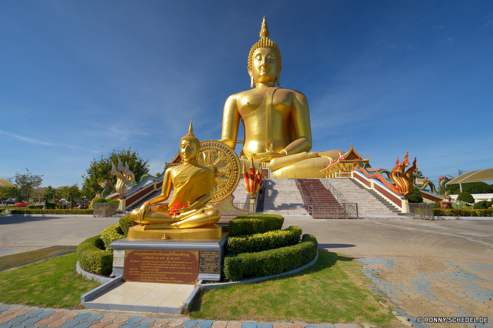 Wat Muang Schrein Ort der Anbetung Gebäude Tempel Religion Architektur Antike Struktur Kultur alt Gold Reisen religiöse Golden Pagode Statue berühmte Tourismus Geschichte traditionelle Backstein Denkmal Himmel Gottesdienst Wahrzeichen Kirche Palast Osten Kathedrale heilig Skulptur Platz spirituelle Turm Gebet Erbe Kuppel glauben Platz Bangkok Orthodoxe Kunst Stein St Kreuz Orientalische historische Basilikum-s Basil Kloster historischen Grand Tourist Spiritualität Gott Stadt Urlaub Wolke heilig Meditation aussenansicht Weltanschauung Ruine beten Kuppel St. Antik Königliche architektonische Tropischer Südosten Museum östliche Hauptstadt bunte Farbe Ruine Weisheit Dekoration Bau Dach Frieden Sonnenuntergang beten Baum Attraktion Ziel Stil Tradition friedliche shrine place of worship building temple religion architecture ancient structure culture old gold travel religious golden pagoda statue famous tourism history traditional brick monument sky worship landmark church palace east cathedral sacred sculpture place spiritual tower prayer heritage dome faith square bangkok orthodox art stone st cross oriental historical basil s basil monastery historic grand tourist spirituality god city vacation cloud holy meditation exterior belief ruin pray cupola saint antique royal architectural tropical southeast museum eastern capital colorful color ruins wisdom decoration construction roof peace sunset praying tree attraction destination style tradition peaceful