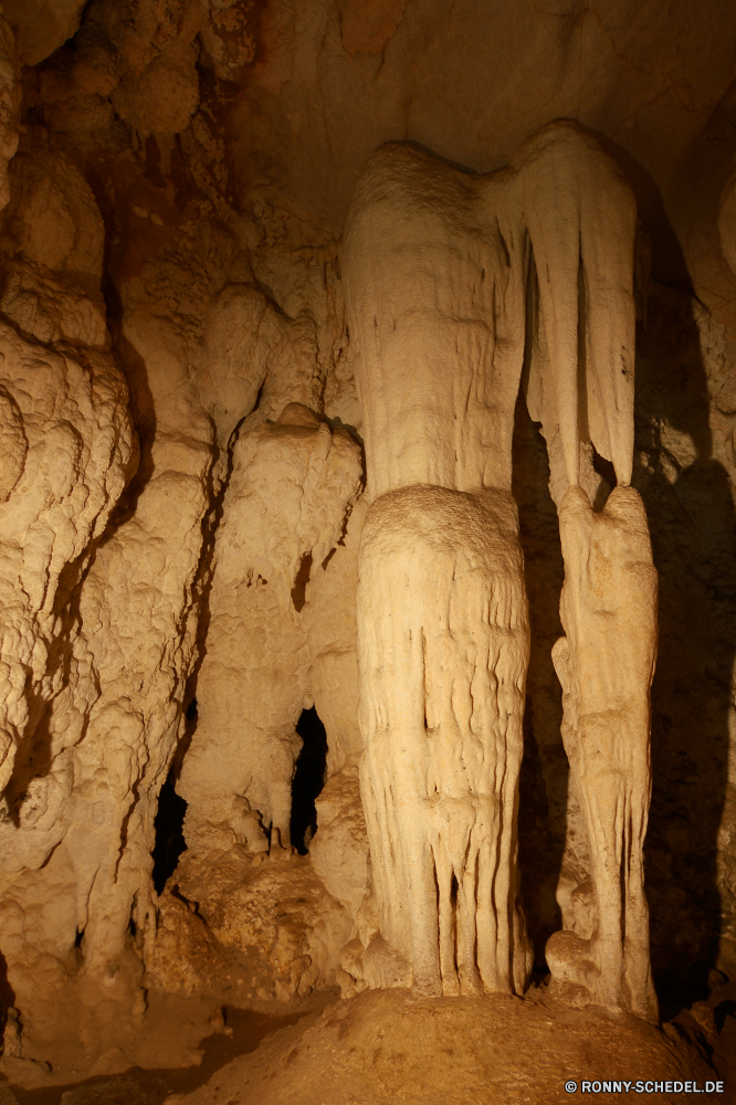 Tham Lod Cave Höhle geologische formation Fels Schlucht Reisen Sandstein Wüste nationalen Park Stein Tourismus Landschaft Antike Felsen Geologie Formationen Sand natürliche Himmel Berg Aushöhlung Wahrzeichen Steine Geschichte Orange Berge Bildung Denkmal Südwesten Tourist Mauer Baum Wildnis Klippe geologische alt landschaftlich Wolken Attraktion Klippen Architektur im freien Innenseite ungewöhnliche Tempel Ziel berühmte Farbe Kultur historischen Ruine Skulptur Urlaub Erde Osten Kalkstein im freien Kiefer einzigartige Erhaltung historische Tal Textur Muster versteckt geologische Bögen Ruine Tour Licht Statue Wandern Mysterium Extreme Landschaften Religion Wasser Hoodoo Höhle Kunst Wanderung Gelände geheimnisvolle Vergangenheit Westen majestätisch unter Mitte Boden Reise Ökologie Sonnenlicht Sommer cave geological formation rock canyon travel sandstone desert national park stone tourism landscape ancient rocks geology formations sand natural sky mountain erosion landmark stones history orange mountains formation monument southwest tourist wall tree wilderness cliff geologic old scenic clouds attraction cliffs architecture outdoor inside unusual temple destination famous color culture historic ruin sculpture vacation earth east limestone outdoors pine unique conservation historical valley texture pattern hidden geological arches ruins tour light statue hiking mystery extreme scenics religion water hoodoo cavern art hike terrain mysterious past west majestic under middle ground trip ecology sunlight summer