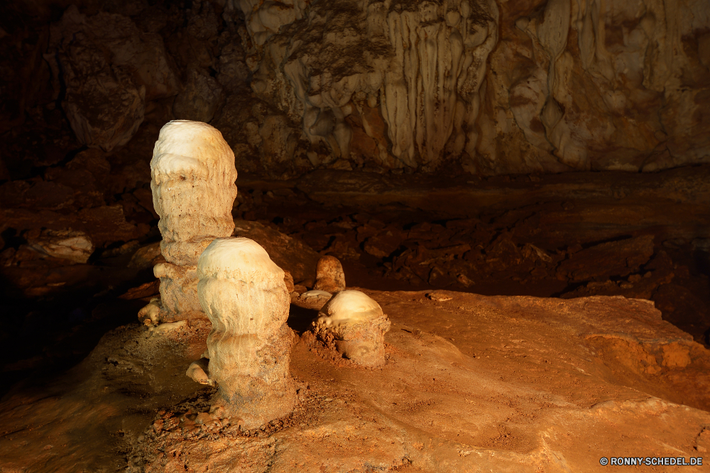 Tham Lod Cave Höhle geologische formation Fels Stein natürliche Antike Landschaft Tourismus Reisen Felsen Geologie Schlucht Kadaver Sandstein im freien Sand Park Boden Steine Wüste nationalen Braun Essen Wasser Baum Berg im freien Mauer Erde dunkel geologische Formationen u-Bahn Himmel Licht Orange Innenseite Höhle Pflanze Extreme alt Holz Korn köstliche Muster Ernährung Geschichte Tropfsteinhöhle landschaftlich Kalkstein frisch Aushöhlung Farbe ungewöhnliche geheimnisvolle unter Mysterium tief Pilz Erhaltung Berge Umgebung Tunnel Ökologie Tourist nass cave geological formation rock stone natural ancient landscape tourism travel rocks geology canyon cadaver sandstone outdoor sand park ground stones desert national brown food water tree mountain outdoors wall earth dark geologic formations underground sky light orange inside cavern plant extreme old wood grain delicious pattern diet history stalactite scenic limestone fresh erosion color unusual mysterious under mystery deep mushroom conservation mountains environment tunnel ecology tourist wet