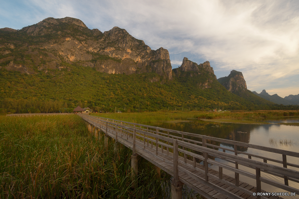 Khao Sam Roi Yot National Park Landschaft Dam Berg Barrier Berge Struktur Himmel Reisen Tal Fluss Obstruktion Szenerie Gras Tourismus Wolken landschaftlich Hügel Wolke Schloss Wasser Sommer Mauer Fels Stein Baum Bäume Brücke im freien Entwicklung des ländlichen Wald Hügel Bereich Hängebrücke See Park im freien Ringwall Wildnis Umgebung Szene Straße Landschaft Land Geschichte Hochland Herbst Antike sonnig felsigen Küste Meer Reling Spitze Befestigung natürliche Tag fallen Wahrzeichen Tourist Urlaub Panorama alt hoch Pfad Stream berühmte historischen Insel Feld Wiese Turm Sonne Wandern Bucht Felsen bewölkt Architektur Ozean nationalen Gebäude Frühling groß Landschaften Küste China Farbe Belaubung Track Schnee gelb Ruine Kanal außerhalb mittelalterliche Land Platz Klippe Reflexion Defensive Struktur Landwirtschaft landscape dam mountain barrier mountains structure sky travel valley river obstruction scenery grass tourism clouds scenic hill cloud castle water summer wall rock stone tree trees bridge outdoor rural forest hills range suspension bridge lake park outdoors rampart wilderness environment scene road countryside country history highland autumn ancient sunny rocky coast sea railing peak fortification natural day fall landmark tourist vacation panorama old high path stream famous historic island field meadow tower sun hiking bay rocks cloudy architecture ocean national building spring great scenics coastline china color foliage track snow yellow ruin channel outside medieval land place cliff reflection defensive structure agriculture