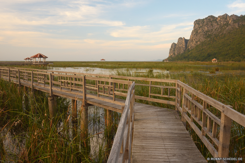 Khao Sam Roi Yot National Park Anlegestelle Brücke Dam Unterstützung Struktur Hängebrücke Wasser Barrier Gerät Fluss Landschaft Reisen landschaftlich Obstruktion Ozean Meer Strand Himmel See Küste Wolken Sommer Boot Sand Tourismus Wolke im freien Insel Urlaub Berg Szenerie Holz aus Holz Baum Tropischer Küste Sonne Architektur Sonnenuntergang friedliche Ufer im freien Entwicklung des ländlichen England Ruhe Urlaub Bucht Gebäude Gras Paradies Park Kanal Stadt ruhige Straße Wahrzeichen Horizont Reflexion Tourist Wald Angeln Hügel Körper des Wassers Tag Fels Tal Szene Dock sonnig alt Entspannen Sie sich bewölkt Freizeit Erholung Geschichte Bäume pier bridge dam support structure suspension bridge water barrier device river landscape travel scenic obstruction ocean sea beach sky lake coast clouds summer boat sand tourism cloud outdoors island vacation mountain scenery wood wooden tree tropical coastline sun architecture sunset peaceful shore outdoor rural england calm holiday bay building grass paradise park channel city tranquil road landmark horizon reflection tourist forest fishing hill body of water day rock valley scene dock sunny old relax cloudy leisure recreation history trees