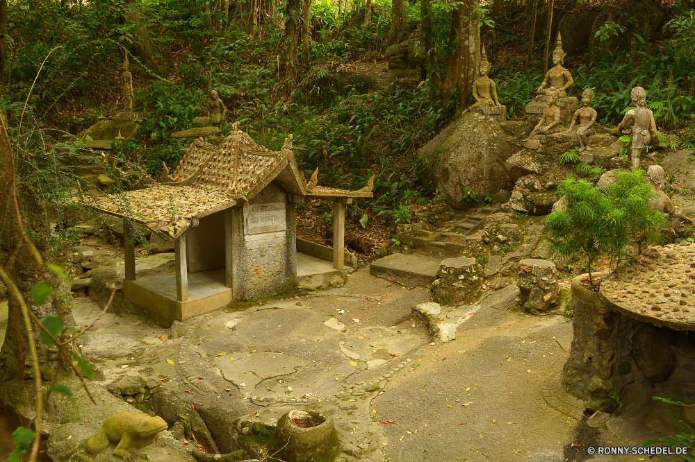 Secret Buddha Garden / Ko Samui Baum Fluss Landschaft Wald Wasser Berg Bäume Bootshaus Stein Fels Park Stream Schuppen Reisen Berge Szenerie Sommer Frühling Entwicklung des ländlichen Wildnis Gras im freien fallen Umgebung im freien Garten landschaftlich Belaubung Gebäude Struktur Nebengebäude Wild Pflanze natürliche Bereich Creek ruhige Hölzer woody plant See Sumpf Wasserfall Saison alt Pfad Szene Land nass Holz Brücke Tourismus Herbst friedliche Hövel Mauer Sonne Feuchtgebiet Himmel Wandern Felsen Blatt Landschaft vascular plant Land klar sonnig Dach Strömung Haus Terrasse Straße Sonnenlicht Moos aus Holz Tal üppige bunte gelassene Ruhe Kiefer Blätter Schlucht frisch Tag Architektur Teich Abenteuer Regen Branch entspannende Kanal Farben tree river landscape forest water mountain trees boathouse stone rock park stream shed travel mountains scenery summer spring rural wilderness grass outdoor fall environment outdoors garden scenic foliage building structure outbuilding wild plant natural area creek tranquil woods woody plant lake swamp waterfall season old path scene land wet wood bridge tourism autumn peaceful hovel wall sun wetland sky hiking rocks leaf countryside vascular plant country clear sunny roof flow house patio road sunlight moss wooden valley lush colorful serene calm pine leaves canyon fresh day architecture pond adventure rain branch relaxing channel colors