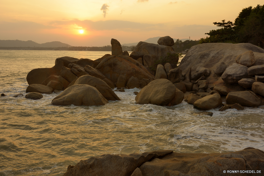 Hin Ta Hin Ya / Ko Samui Sand Boden Erde Fels Landschaft Strand Meer Himmel Ozean Reisen Wüste Felsen Wasser Küste Urlaub Tourismus Stein Insel Küste Wolken Sonne Klippe Ufer Kamel Sommer Schlucht Wildnis landschaftlich Park am Meer im freien seelandschaft Szenerie Horizont felsigen Steine Berg im freien Wellen Urlaub nationalen Tal Bucht Sandstein natürliche Berge Küste Klima Szene Tag niemand Formationen Sonnenuntergang Welle Farbe Arid Küstenlinie Surf Landschaften Tropischer trocken friedliche Ruhe Aushöhlung Entspannen Sie sich Ziel Umgebung Braun Huftier Wolke sonnig Baum Entspannung horizontale Urlaub Wetter sand soil earth rock landscape beach sea sky ocean travel desert rocks water coast vacation tourism stone island coastline clouds sun cliff shore camel summer canyon wilderness scenic park seaside outdoors seascape scenery horizon rocky stones mountain outdoor waves holiday national valley bay sandstone natural mountains coastal climate scene day nobody formations sunset wave color arid shoreline surf scenics tropical dry peaceful calm erosion relax destination environment brown ungulate cloud sunny tree relaxation horizontal vacations weather