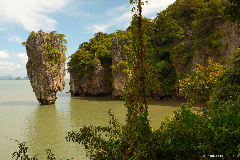 James Bond Island Wald Baum Land Fluss Landschaft Wasser See Sumpf Bäume Feuchtgebiet Reflexion Berg Kanal Himmel landschaftlich woody plant Szenerie Reisen Körper des Wassers im freien Park Berge Sommer Teich Fels Umgebung Herbst vascular plant im freien ruhige Pflanze Hölzer Wolken Stein Gras Tal fallen Frühling Stream Wildnis natürliche Tourismus Urlaub Szene Kiefer friedliche am See Ufer Holz Saison Entwicklung des ländlichen Sonnenlicht white mangrove Sonne klar Wolke Wild Belaubung Ruhe Landschaft nationalen Land idyllische Blatt Insel Farbe ruhig Landschaften Felsen bunte am Morgen Wiese Erhaltung Sonnenuntergang gelb Urlaub Spiegel gelassene Hügel frische Luft Rest Küste Tag forest tree land river landscape water lake swamp trees wetland reflection mountain channel sky scenic woody plant scenery travel body of water outdoors park mountains summer pond rock environment autumn vascular plant outdoor tranquil plant woods clouds stone grass valley fall spring stream wilderness natural tourism vacation scene pine peaceful lakeside shore wood season rural sunlight white mangrove sun clear cloud wild foliage calm countryside national country idyllic leaf island color quiet scenics rocks colorful morning meadow conservation sunset yellow holiday mirror serene hill freshness rest coast day