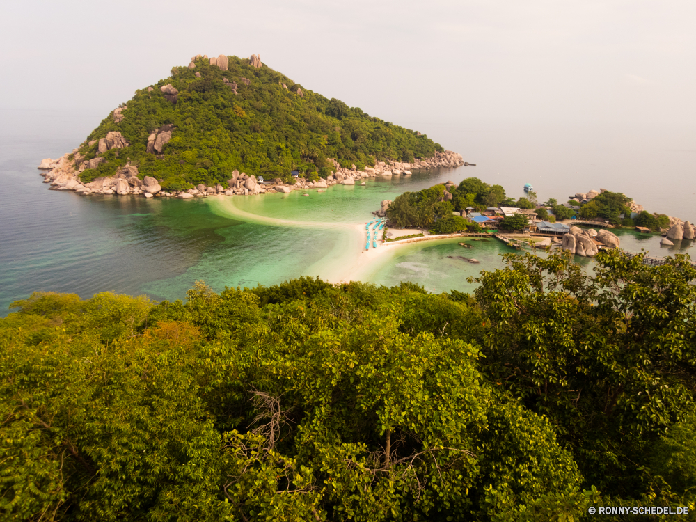 Ko Tao / Ko Nang Yuan Stechginster Wasser Strauch Landschaft woody plant Baum See Berg Himmel Meer Küste vascular plant Wald Fluss Vorgebirge Sommer landschaftlich Ozean Reisen Ufer Berge Strand Tourismus Küste Insel natürliche Höhe Reflexion Szenerie Bäume Urlaub Kanal Bucht Fels sonnig Körper des Wassers Pflanze geologische formation Sonne Wolke im freien Hügel im freien Wolken Szene Stein Urlaub Park ruhige Horizont Sand Ruhe Tropischer Hochland idyllische Felsen Tag Klippe Gras am See Teich Boot friedliche Holz natürliche Umgebung Welle Wildnis Wellen Küstenlinie klar seelandschaft Hölzer Entwicklung des ländlichen felsigen Frühling Panorama Steine Palm Entspannung Haus nationalen Tourist Sonnenlicht Tal Lagune hoch Hügel Resort Entspannen Sie sich Land Urlaub Sonnenschein am Meer Kap Wetter Wiese hell Land Blatt niemand gorse water shrub landscape woody plant tree lake mountain sky sea coast vascular plant forest river promontory summer scenic ocean travel shore mountains beach tourism coastline island natural elevation reflection scenery trees vacation channel bay rock sunny body of water plant geological formation sun cloud outdoors hill outdoor clouds scene stone holiday park tranquil horizon sand calm tropical highland idyllic rocks day cliff grass lakeside pond boat peaceful wood natural environment wave wilderness waves shoreline clear seascape woods rural rocky spring panorama stones palm relaxation house national tourist sunlight valley lagoon high hills resort relax land vacations sunshine seaside cape weather meadow bright country leaf nobody