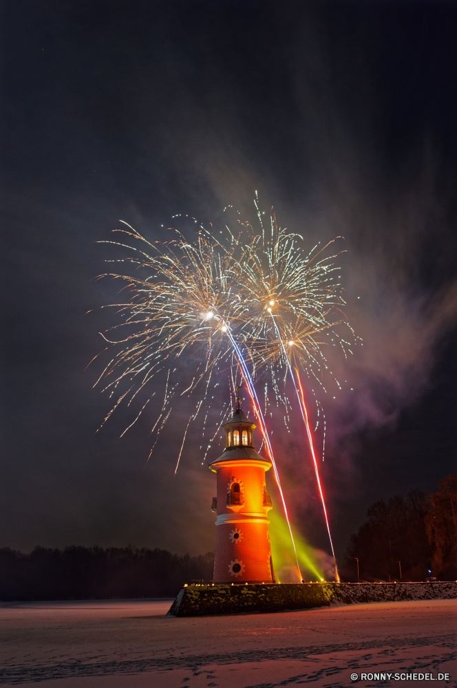 Leuchtturm Moritzburg Sterne Feuerwerk Feuerwerk Beleuchtung Nacht Feier Festival Licht Urlaub Feuer Apparat Sonne Partei schwarz explosive Neu hell feiern Himmel Explosion explodieren Ereignis Anzeige Gruß Jahr Farbe dunkel Spaß Ausrüstung glühend Himmelskörper Unabhängigkeit bunte Glühen Orange gelb Rakete festlich Sternen 4. Platz Pyrotechnik Tag Freiheit Rauch Jahrestag Flamme vierte Funken Blitz Magie Frohe Karneval Eva Farben Kunst Wunderkerze Funke platzen glücklich funkel Textur Laser Flackern Karte Gestaltung Knall 3D Gerät explodierende beleuchtete Löwenzahn anzeigen Grafiken traditionelle Werke Optisches Gerät Form glänzend Reflexion Lichter Fraktal Tapete Blitz Hintergrund saisonale Wasser Bewegung Raum 'Nabend lebendige geometrische Bucht Kraut Plasma star firework fireworks lighting night celebration festival light holiday fire apparatus sun party black explosive new bright celebrate sky explosion explode event display salute year color dark fun equipment glowing celestial body independence colorful glow orange yellow rocket festive stars 4th pyrotechnics day freedom smoke anniversary flame fourth sparks flash magic merry carnival eve colors art sparkler spark burst happy sparkle texture laser flare show design bang 3d device exploding illuminated dandelion showing graphics traditional works optical device shape shiny reflection lights fractal wallpaper lightning backdrop seasonal water motion space evening vibrant geometric bay herb plasma