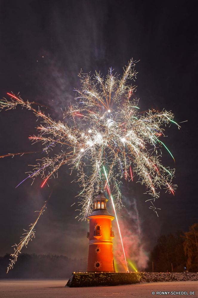 Leuchtturm Moritzburg Feuerwerk Feier Feuerwerk Nacht Festival Urlaub explosive Sterne Licht Feuer Neu Partei Jahr hell schwarz feiern Gruß Himmel Explosion Ereignis Transformator Beleuchtung Farbe explodieren Anzeige glühend Unabhängigkeit Spaß dunkel bunte Elektrisches Gerät Glühen Gerät Tag Rakete Blitz Eva gelb Pyrotechnik 4. Platz festlich Rauch Sternen Orange Jahrestag vierte Funken Magie beleuchtete Apparat Freiheit Dekoration Frohe Flamme glücklich Funke Karneval Riesenrad platzen Kunst Karte anzeigen 'Nabend Flackern traditionelle Farben Saison Wunderkerze Werke Reflexion Gestaltung Wasser funkel lebendige rotating mechanism Ausrüstung Fahrt Blitz Knall explodierende Muster Winter Raketen Tanne saisonale glänzend Multi Lichter Baum mechanisches Gerät Tapete Form Hintergrund Leuchten Fraktal Hintergründe Grafiken firework celebration fireworks night festival holiday explosive star light fire new party year bright black celebrate salute sky explosion event transformer lighting color explode display glowing independence fun dark colorful electrical device glow device day rocket flash eve yellow pyrotechnics 4th festive smoke stars orange anniversary fourth sparks magic illuminated apparatus freedom decoration merry flame happy spark carnival ferris wheel burst art show showing evening flare traditional colors season sparkler works reflection design water sparkle vibrant rotating mechanism equipment ride lightning bang exploding pattern winter rockets fir seasonal shiny multi lights tree mechanical device wallpaper shape backdrop shine fractal backgrounds graphics